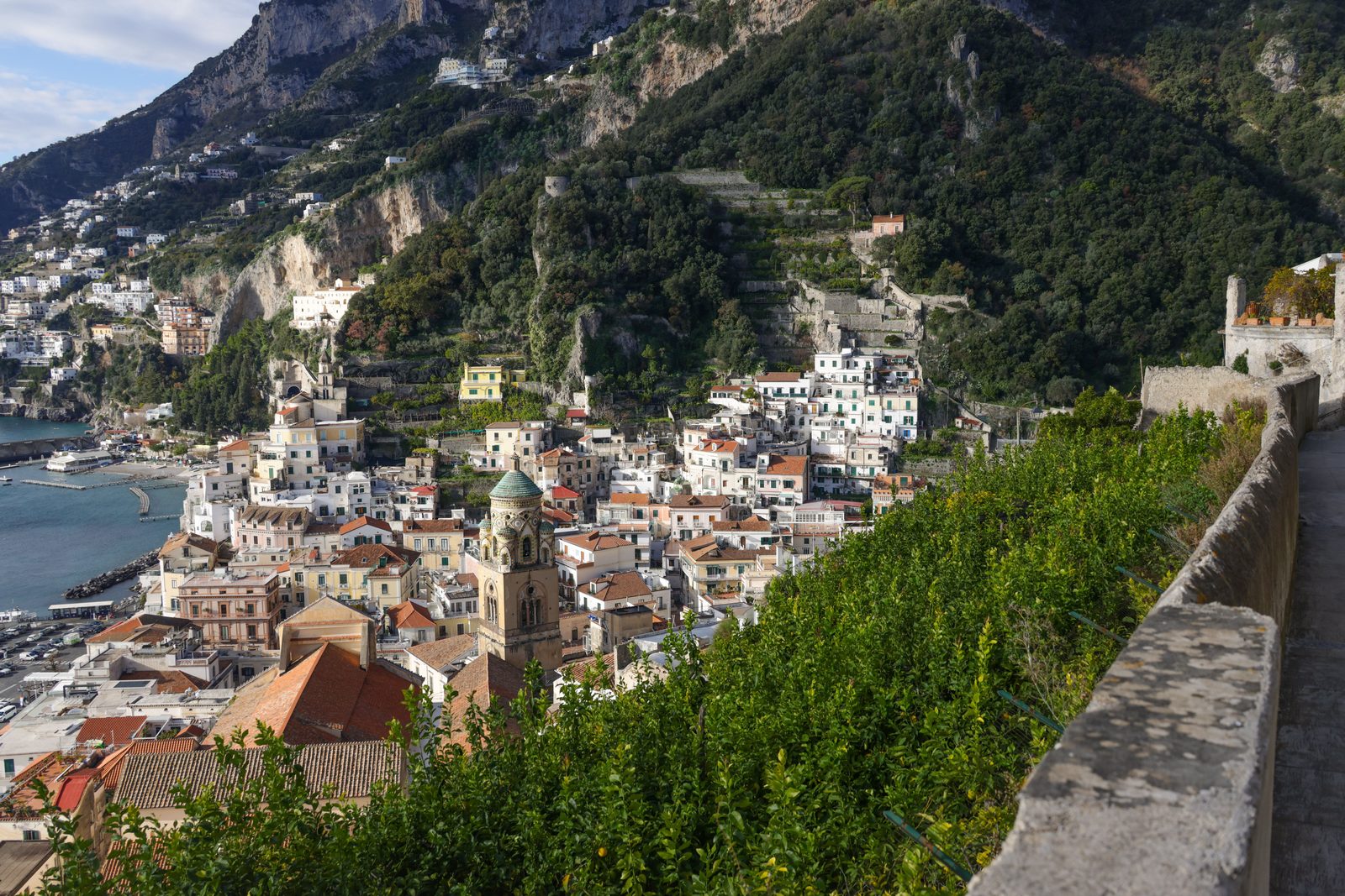 Uitzicht over het stadje Amalfi aan de Amalfikust